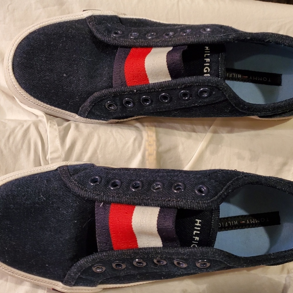 Tommy Hilfiger women's Anni tennis shoe